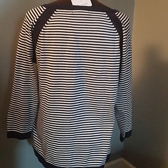 Sweater - Picture 4 of 6